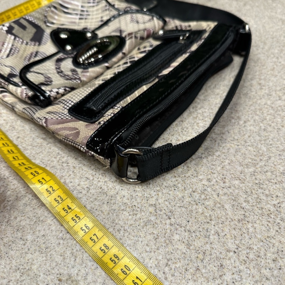 Guess cross body purse purple/white/cream black and silver accents - Picture 10 of 14